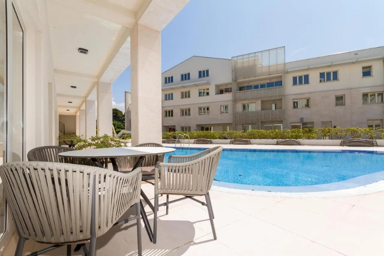 Lux Pool Suite Umag 0*,