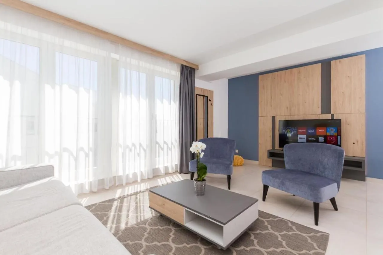 Lux Pool Suite Umag Apartment