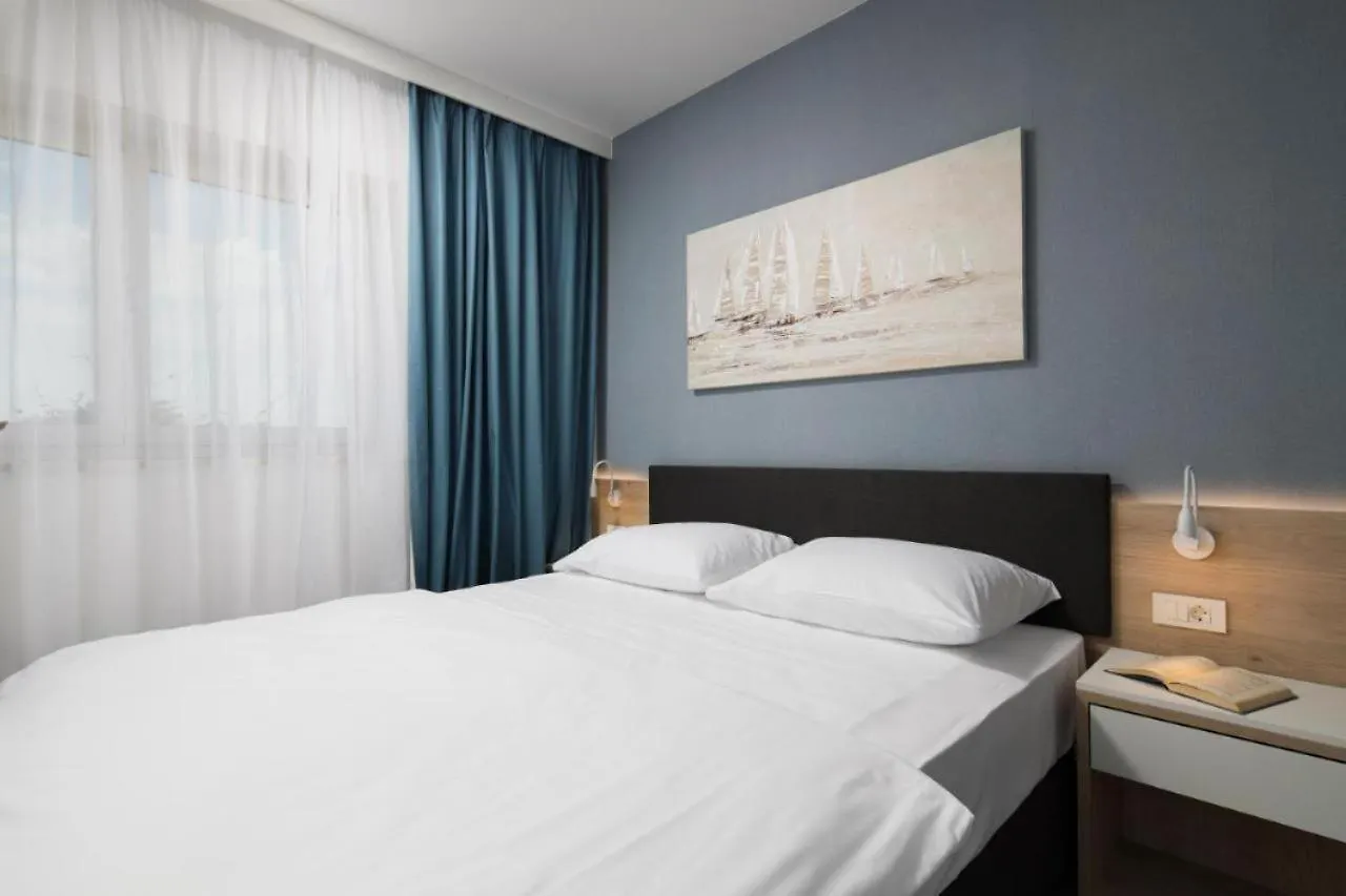 Lux Pool Suite Umag